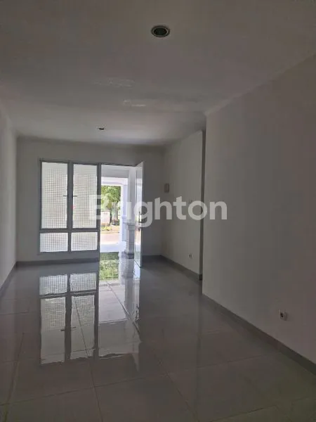 image RUMAH 2 LANTAI BARU SELESAI RENOVASI DI DALAM CLUSTER YANG NYAMAN DAN ASRI KOTA WISATA CIBUBUR, GUNUNG PUTRI, BOGOR, JAWA BARAT  (4)