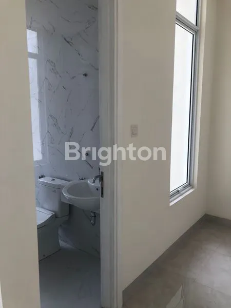 image DISEWAKAN RUMAH SEMI VILLA DI KOMPLEK ELIT DAERAH SWANCITY TANGERANG  (4)