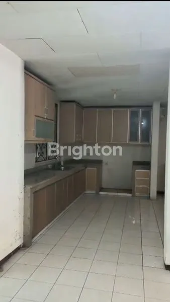 image RUMAH SEWA 2 LANTAI LEBAR PINGGIR JALAN DI TANJUNG DUREN (6)