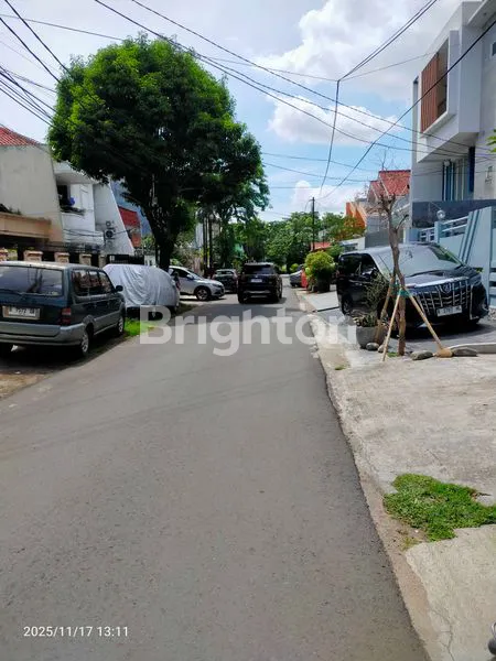image RUMAH SEWA 2 LANTAI LEBAR PINGGIR JALAN DI TANJUNG DUREN (8)