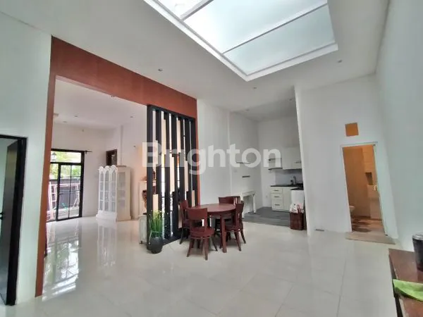 image RUMAH MANIS MODEREN TERAWAT MURAH DI KAWASAN TERKENAL JIMBARAN KUTA SELATAN \N (4)