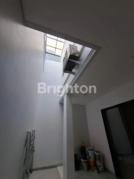 image RUMAH MEWAH DI PALM BEACH, PAKUWON CITY (5)