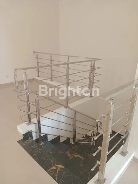 image RUMAH BARU GRESS ROYAL RESIDENCE GREENWICH 2 LANTAI LOKASI STRATEGIS (7)