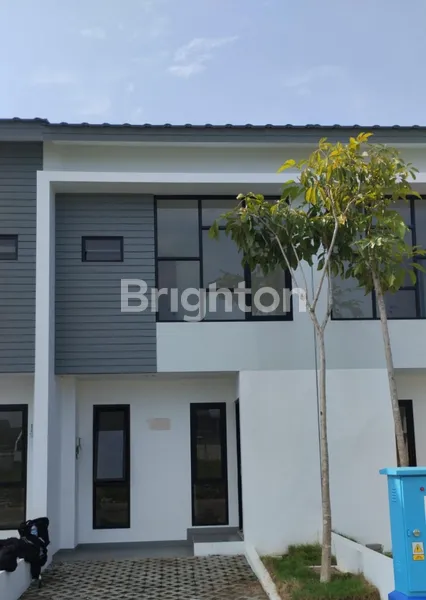 RUMAH BARU GRESS DI PERUMAHAN GRAND ESTATE MARINA CITY GRESIK