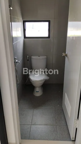 image RUMAH BARU GRESS DI PERUMAHAN GRAND ESTATE MARINA CITY GRESIK (7)