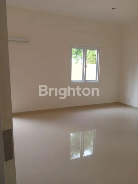 image RUMAH ROYAL RESIDENCE CLUSTER GREENWICH BARU GRESS 2 LANTAI LOKASI STRATEGIS  (4)