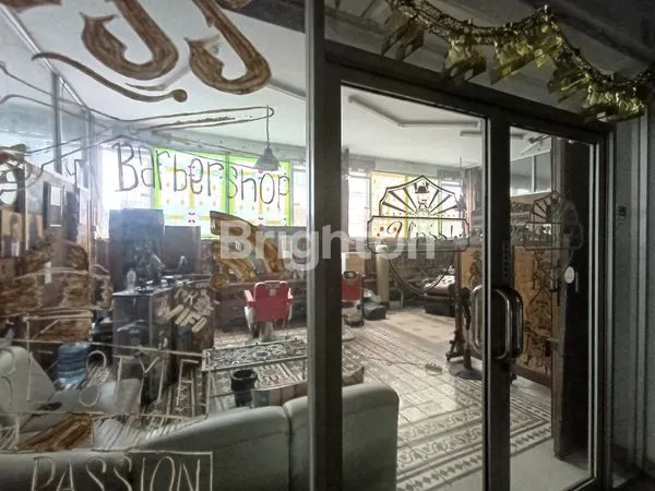 image RUMAH CANTIK KOMERSIAL EX RESTO, LAUNDRY, KOS-KOSAN, BARBERSHOP BISA BUAT USAHA KOMERSIL LAINNYA & HUNIAN NYAMAN DI PINGGIR JALAN STRATEGIS GROGOL JAKARTA BARAT (3)