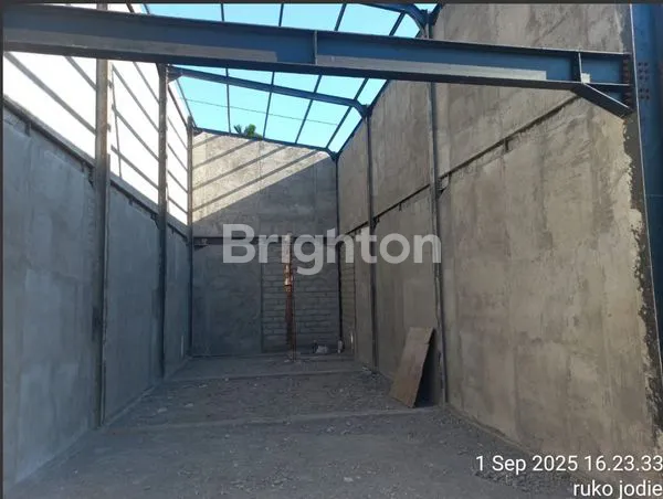 image DISEWAKAN RUKO BARU DI JL. KAYU AYA SEMINYAK  (3)