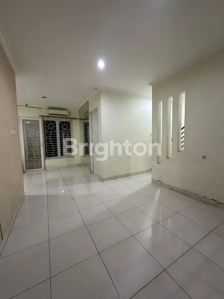 image RUMAH DIJUAL/ DISEWA CEPAT LEGENDA WISATA CIBUBUR LT: 160 M² (2)