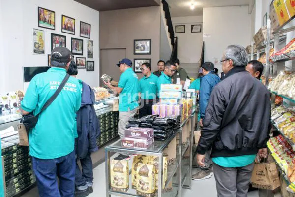 image RUKO DIDAERAH STRATEGIS PINGGIR JALAN RAYA (3)