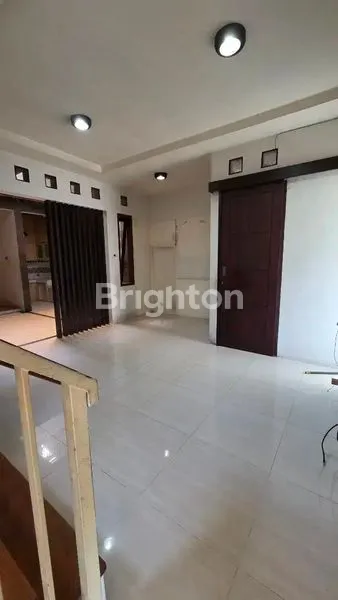 image RUMAH DI WISMA LIDAH KULON SIAP HUNI (3)