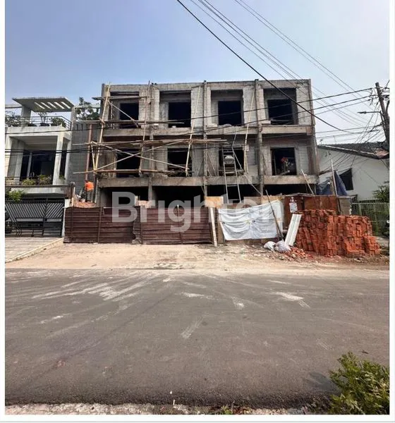 image RUMAH 3 LANTAI DI TANJUNG DUREN, 5 KT & GARASI 3 MOBIL (1)