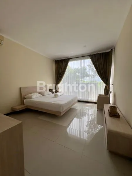 image VILLA MODERN KLASIK, 5 BR DI DREAM LAND (3)