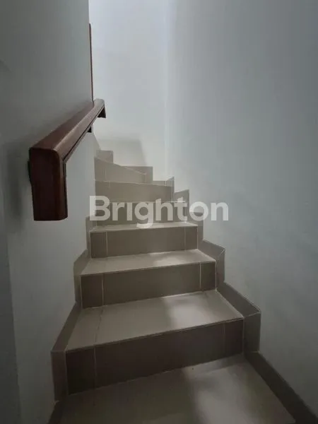 image HUNIAN STRATEGIS 2 LANTAI DI GADING SERPONG (6)