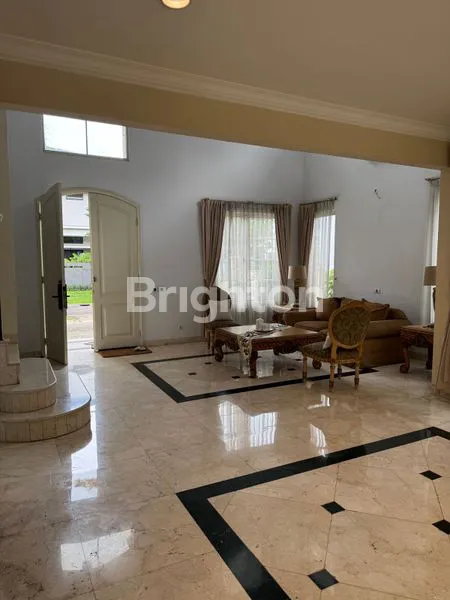 image RUMAH MEWAH TAMAN BEVERLY GOLF LIPPO KARAWACI (2)