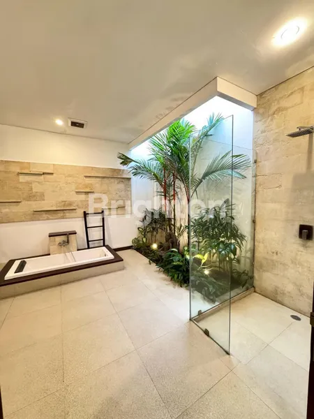 image KESEMPATAN EMAS INVESTASI GAYA HIDUP DI JANTUNG UMALAS, BALI! (5)