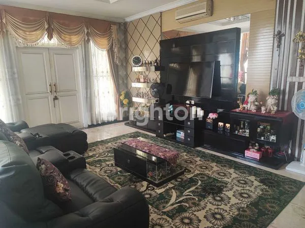 image RUMAH MEWAH FULL FURNISH, LT 442M² DI PERUMAHAN MODERNLAND ,TANGERANG (2)