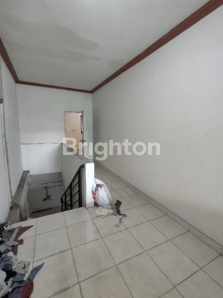 image RUKO 3 LANTAI SIAPA PAKAI DI JELAMBAR RAYA JAKARTA BARAT (6)