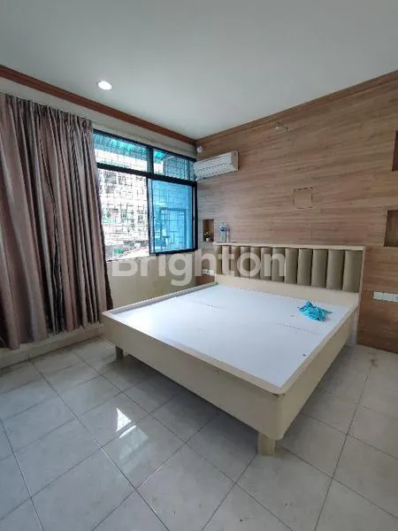 image RUKO 3 LANTAI SIAPA PAKAI DI JELAMBAR RAYA JAKARTA BARAT (8)