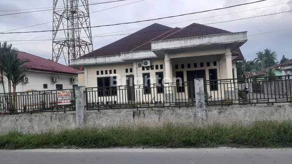 image RUMAH MEWAH SIAP HUNI, LT 897M² DI BINJAI SELATAN (4)
