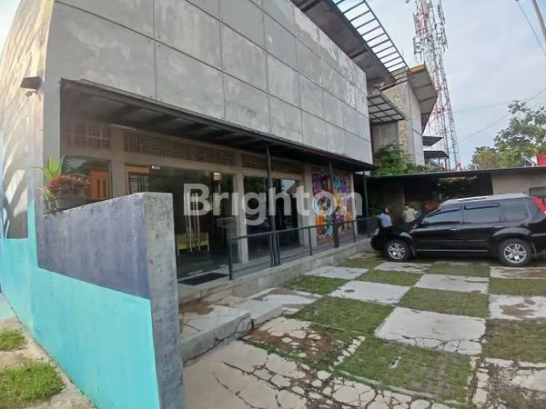 image INVESTASI STRATEGIS: RUMAH & KANTOR 2 LANTAI, SHM DI CISARANTEN (6)