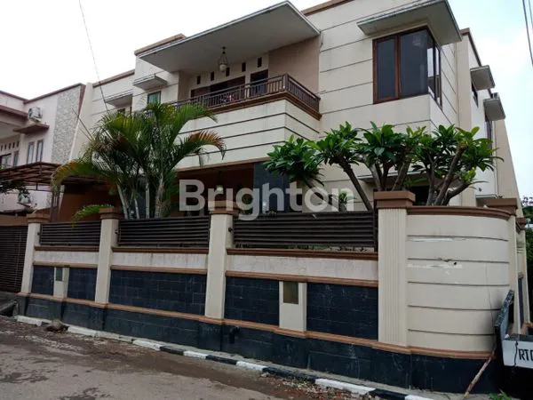 image RUMAH 2 LANTAI ASRI DI JATIWARINGIN, LT 240M² (3)