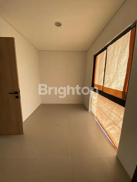 image RUMAH SIAP HUNI DI SERPONG PARK, 3 KT 3 KM (2)