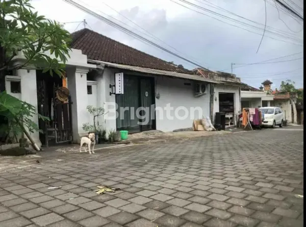 image RUMAH STRATEGIS DI DENPASAR BARAT – IDEAL UNTUK HUNIAN, KOST ELITE, ATAU KANTOR (1)