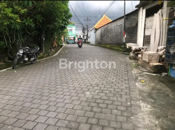 image RUMAH STRATEGIS DI DENPASAR BARAT – IDEAL UNTUK HUNIAN, KOST ELITE, ATAU KANTOR (4)