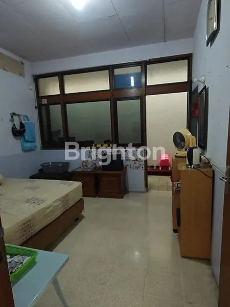 image RUMAH HOEK SIAP HUNI, 4+1 KT & CARPORT LUAS DI BANDUNG (3)