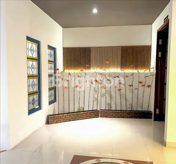 image DISEWAKAN RUMAH EX.CAFE DAERAH JALAN KAPTEN PATIMURA ( COCOK JUGA SEBAGAI KANTOR) (5)