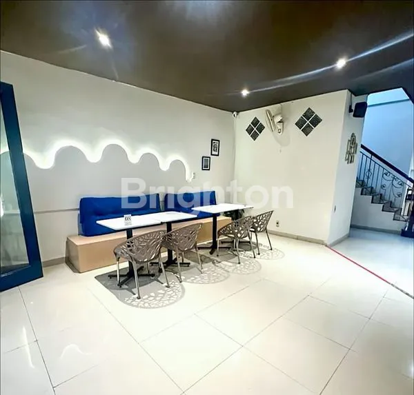 image DISEWAKAN RUMAH EX.CAFE DAERAH JALAN KAPTEN PATIMURA ( COCOK JUGA SEBAGAI KANTOR) (4)