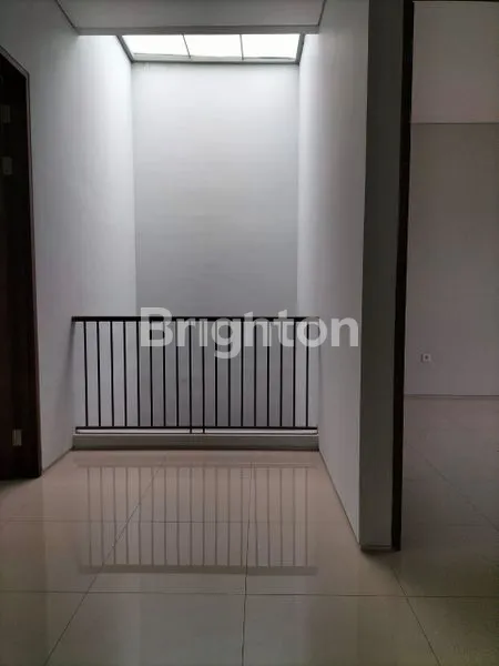 image RUMAH MEWAH 2 LANTAI DI ROYAL RESIDENCE, LT 135M² (8)