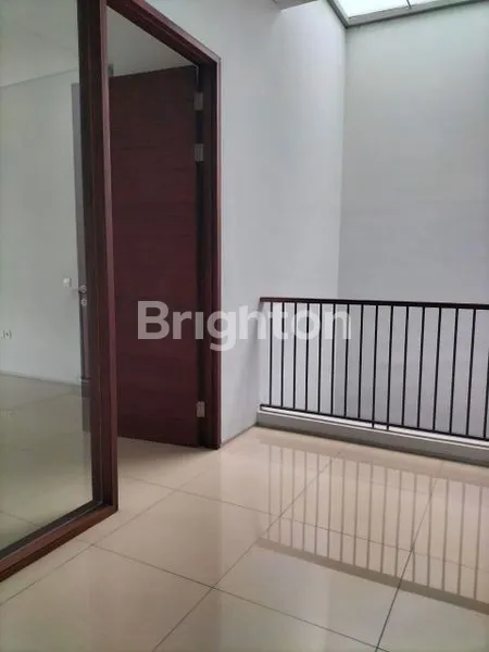 image RUMAH MEWAH 2 LANTAI DI ROYAL RESIDENCE, LT 135M² (1)