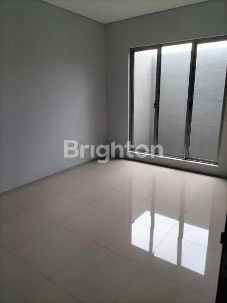 image RUMAH MEWAH 2 LANTAI DI ROYAL RESIDENCE, LT 135M² (5)