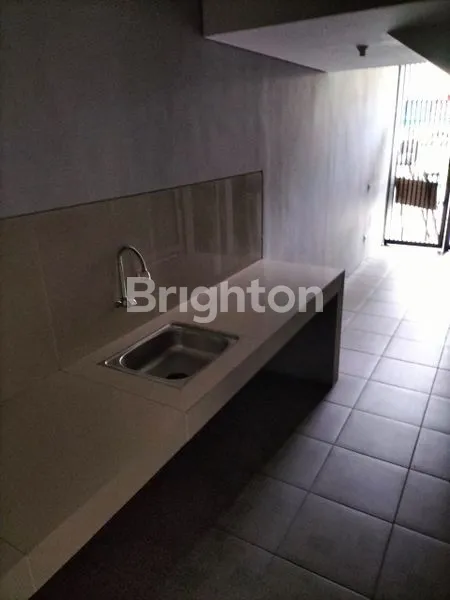 image RUMAH MEWAH 2 LANTAI DI ROYAL RESIDENCE, LT 135M² (7)