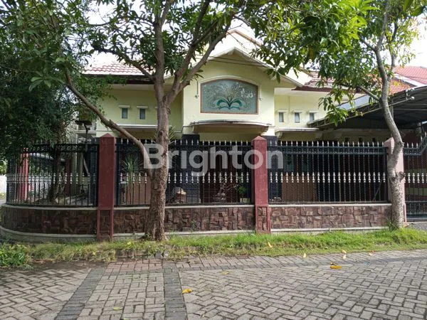 image RUMAH BESAR POJOK HALAMAN LUAS DI TENGAH KOTA SIDOARJO (1)
