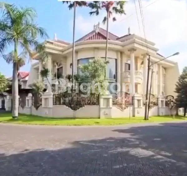 image RUMAH MEWAH HOOK 2 LANTAI DI ARAYA (4)