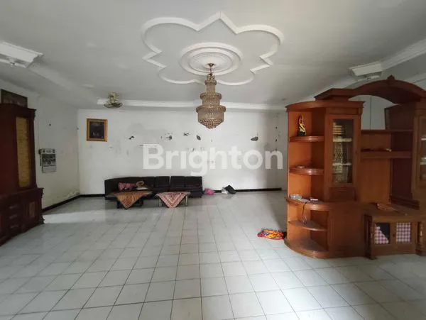 image RUMAH HITUNG TANAH LUAS 537M² DI GREMET (4)