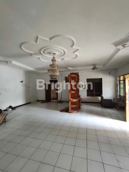 image RUMAH HITUNG TANAH LUAS 537M² DI GREMET (6)