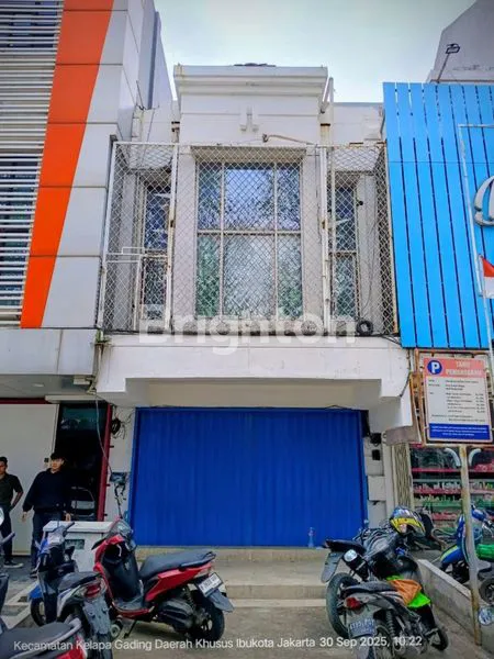 RUKO 2 LANTAI SIAP USAHA HARGA HEMAT STRATEGIS DI BULEVARD KELAPA GADING