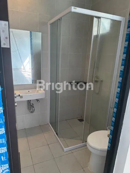 image GUDANG BIZPARK PIK 2 360M2 POSISI HOEK LANGKA SIAP PAKAI CEILING 10 METER PANTAI INDAB KAPUK PIK2 JAKARTA UTARA (2)