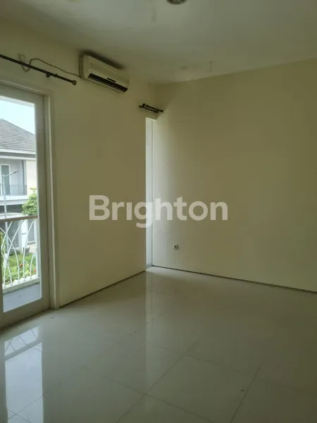 image RUMAH 2 LANTAI DEKAT PASAR MODERN CITRALAND, WOODLAND-SURABAYA (2)