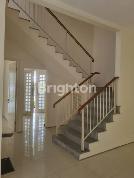 image RUMAH 2 LANTAI DEKAT PASAR MODERN CITRALAND, WOODLAND-SURABAYA (5)