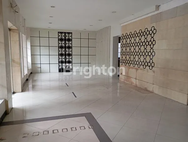 image RUMAH EKS KANTOR STRATEGIS NOL JALAN DIPONEGORO (6)