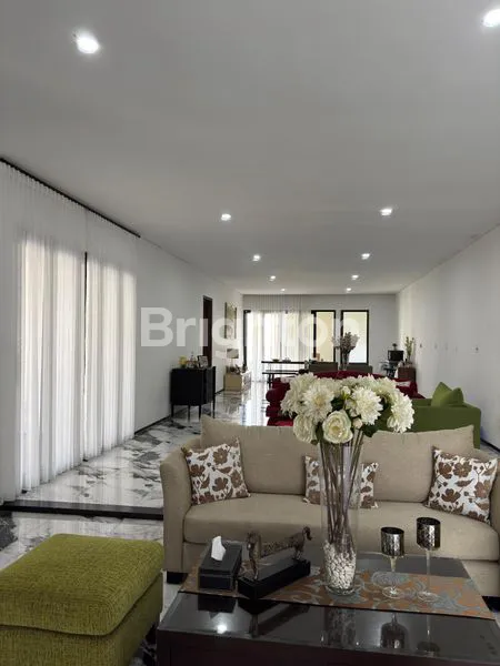 image RUMAH MEWAH 636M² DI NGAGLIK, DEKAT KAMPUS & KEBUN ANGGUR (4)