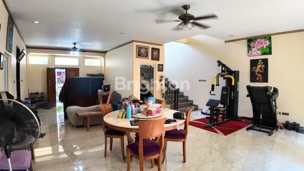 image RUMAH MEWAH DI TAMAN SIMPRUK (5)