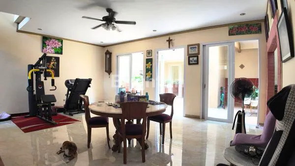 image RUMAH MEWAH DI TAMAN SIMPRUK (6)