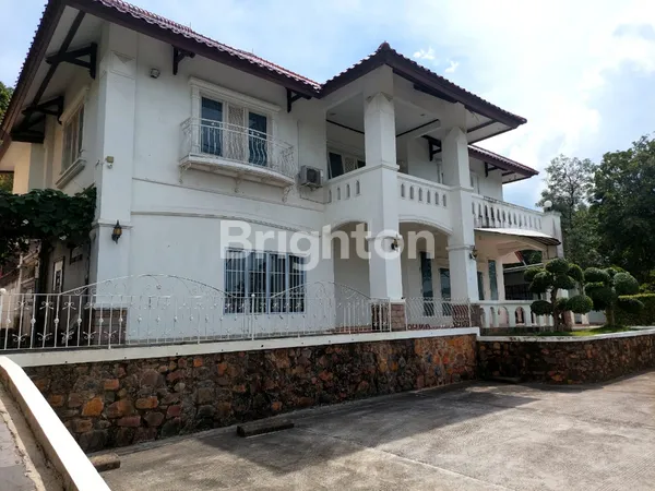 image RUMAH MEWAH DAN SIAP HUNI DI BUKIT INDAH SUKAJADI BATAM (1)