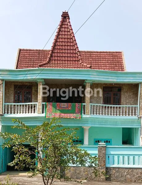 RUMAH MEWAH 4 KT + KOLAM RENANG DI MALANG